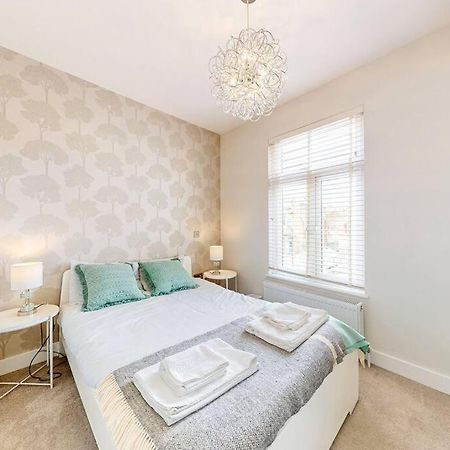 Stylish 2Bed2Bath Flat 4Min From Tube Station Villa London Kültér fotó